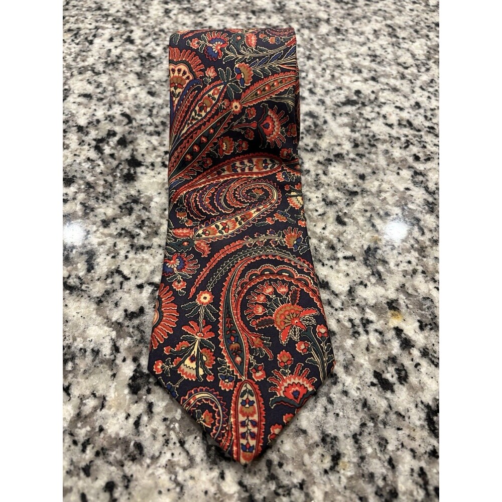 Burberrys Necktie Mens OS Red Paisley Silk Made in England Vintage Luxury